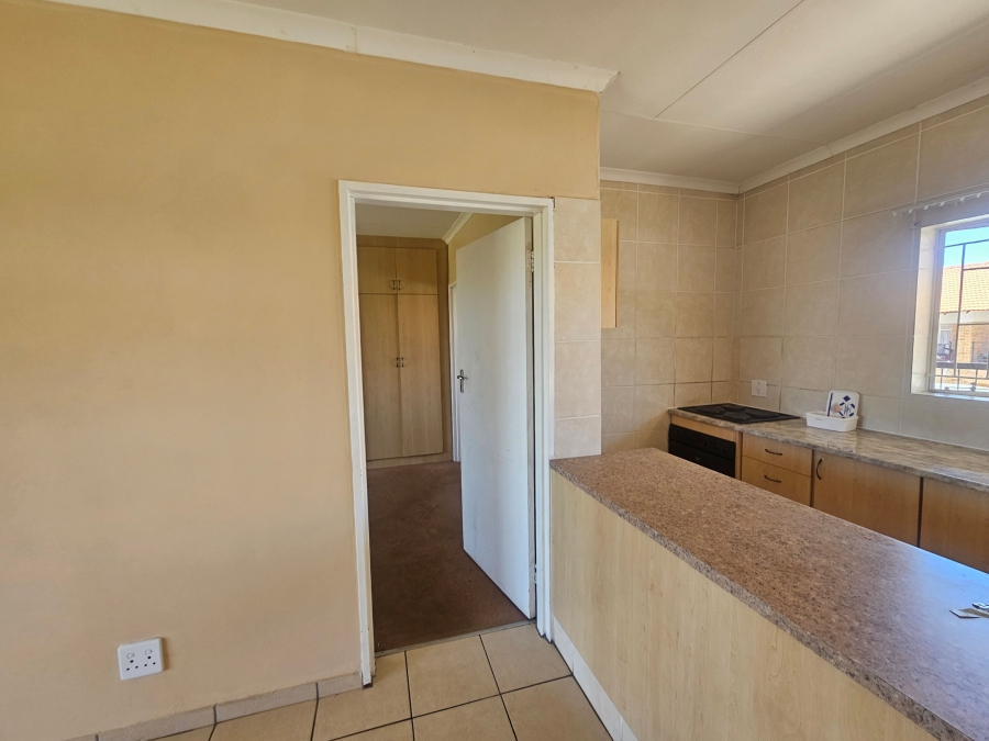 To Let 1 Bedroom Property for Rent in Oudorp North West